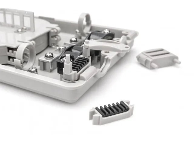 Glasvezel verdeelkast voor buitengebruik 8x SC SX/LC DX 53x148x243 mm