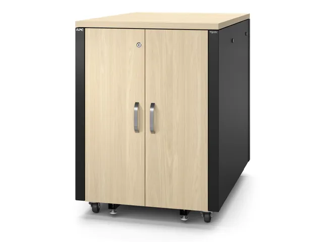 APC NetShelter CX AR4017IA - 17U, Geluiddempend en geventileerd 19 inc