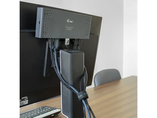 Docking station bracket, for monitors with VESA mount