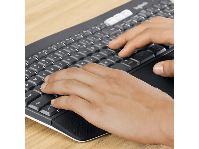 Clavier AZERTY + Souris Logitech 920-008225