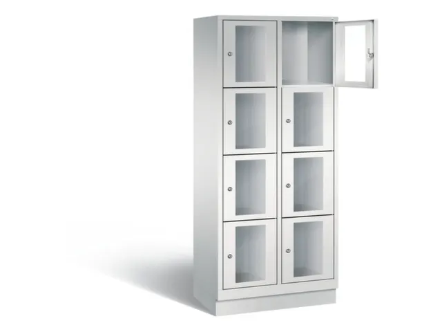 Lockerkast 1800x810x500mm 2x4 vakken Cilinderslot, Sokkel, RAL7035