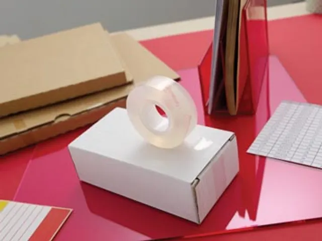 Plakband Crystal ft 19mmx7.5m, blister met 1 afroller met 1 rol