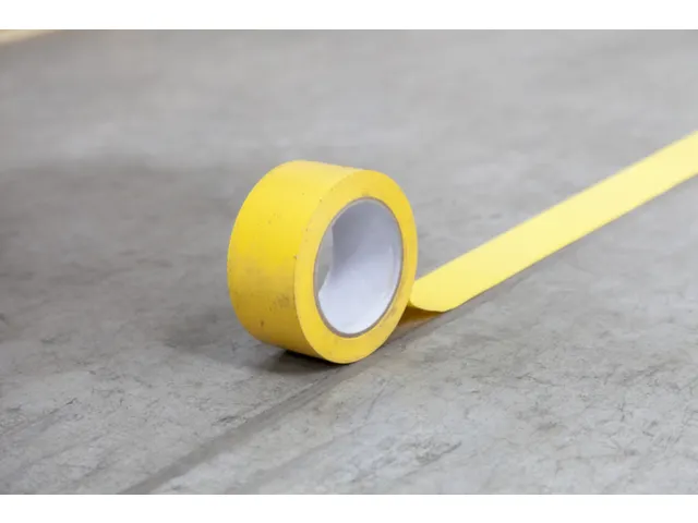 tape,standaardkleur,PVC,rood/wit,band LxB 33mx75mm