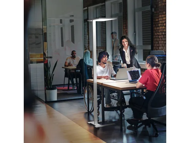 Luctra LED Vloerlamp Vitawork Up 12.000 lm Wit