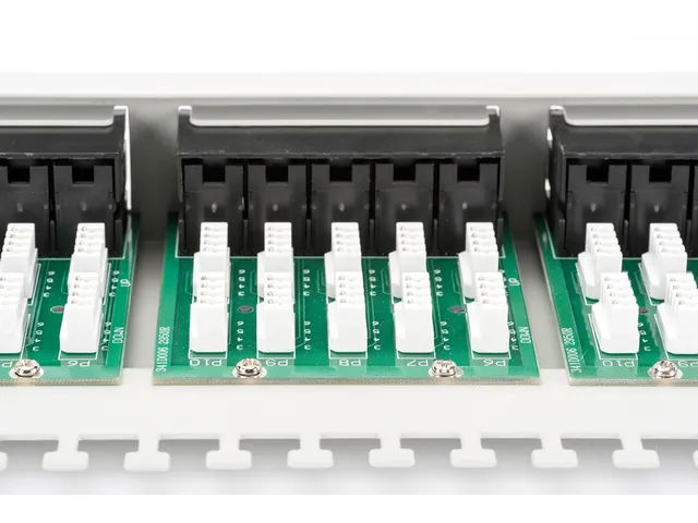 CAT 3 ISDN-patchpaneel, niet afgeschermd, grijs