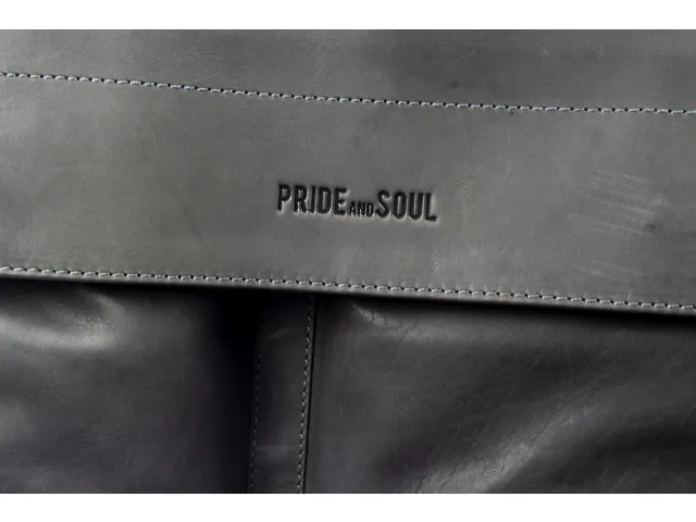 Aktetas Pride and Soul. DISTRICT