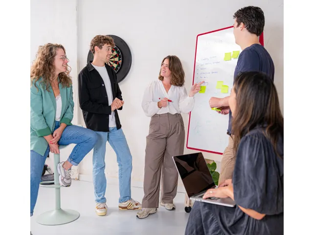 PLAYROOM Playboard draagbaar whiteboard M 75x118cm Rood