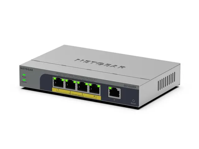 NETGEAR GS105EPP, Unmanaged, Gigabit Ethernet (10/100/1000), Full dupl