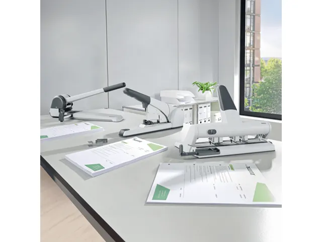 Leitz 5114 AKTO variabele multi perforator 4-gaats 30vel zilver