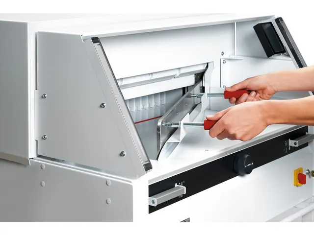 Stapelsnijmachine Ideal 6660 A3 Elektrisch met onderstel