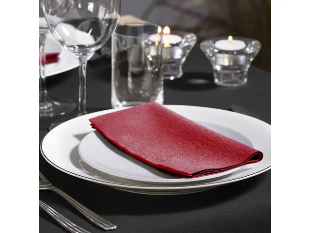 Tork 477570 Dinnerservet Advanced Bordeaux 39x39cm