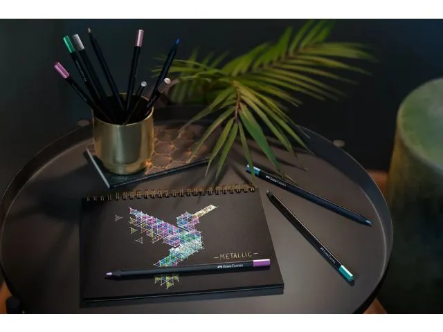 Crayon de couleur Black Edition 12 couleurs métalliques