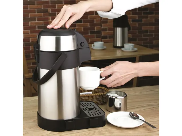 Thermoskan Olympia met pomp 2.5 liter rvs
