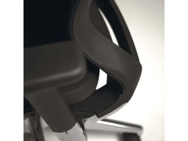 Siège de bureau 105 tissu noir dossier Mesh noir piètement croix alu