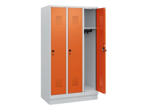 schoollocker,HxBxD 1630x900x500mm,3vak,vak B 300mm,draaigrendel,sokkel