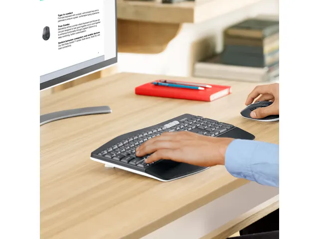 Clavier AZERTY + Souris Logitech 920-008225