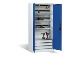 acculaadkast 1950x930x500mm 15stekkerdozen 230V ventilator fr. RAL5010