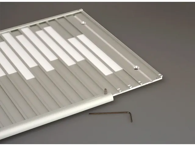 Menoor In-Uit bord 6 namen Aluminium Aanwezig/Afwezig Groen/rood