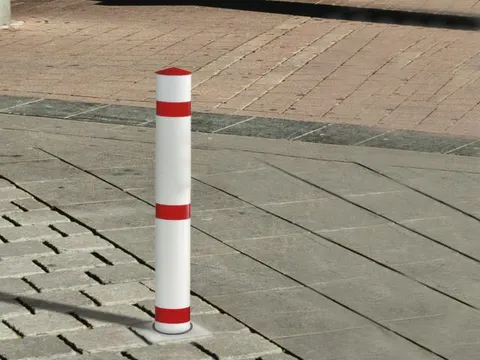 Signaleringspaal Kunststof H 900Mm Met Bodemplaat Rood/wit