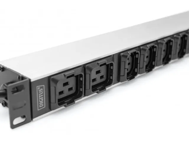 Stekkerdoos Met Aluminium Profiel 10-polig 2m Voedingskabel IEC C20