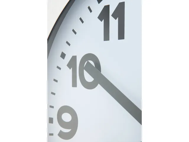 Wandklok NeXtime dia. 19cm, geborsteld aluminium, 'Station' cijfers