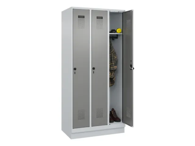 locker,HxBxD 1950x900x500mm,3vak,vak B 300mm,draaigrendel,sokkel