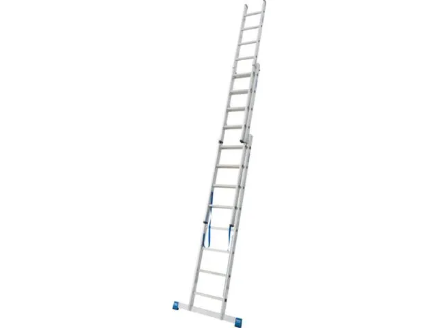 échelle télescopique polyvalente 3x8 échelons lisse L 2 3-5 2m alu