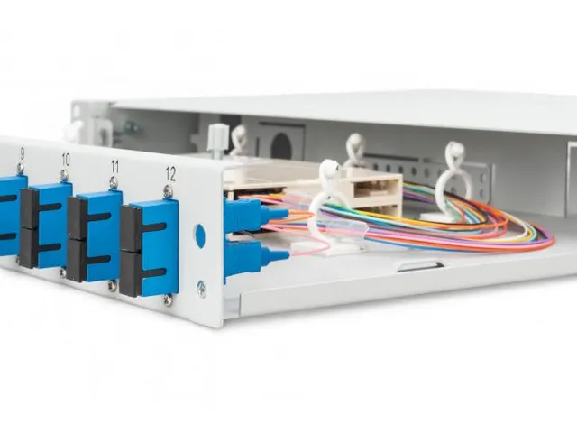 LWL-splitsdoos 1U uitgerust 12x SC DX OS2 incl. splitscassette