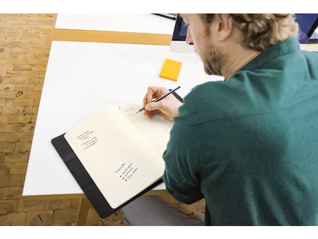 Business Organiseur Conceptum Flex simili cuir, A4, noir avec cahier l