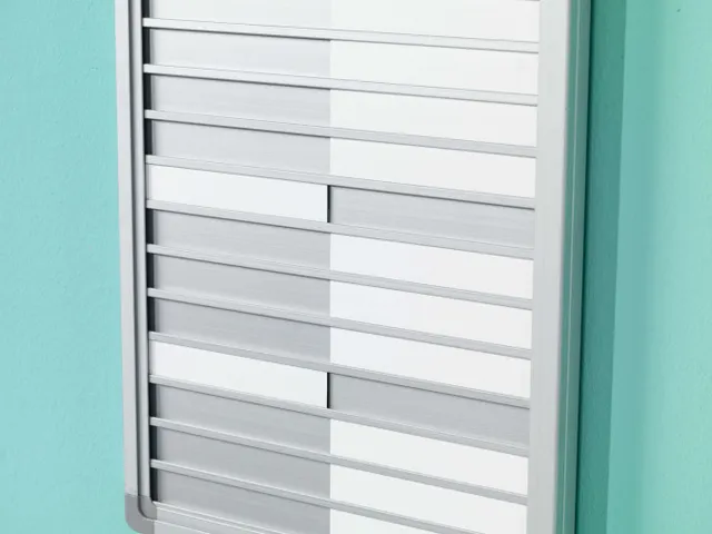 Aan-afwezigheidsbord 25x54cm 20 Namen ENGELS Softline profiel 16mm