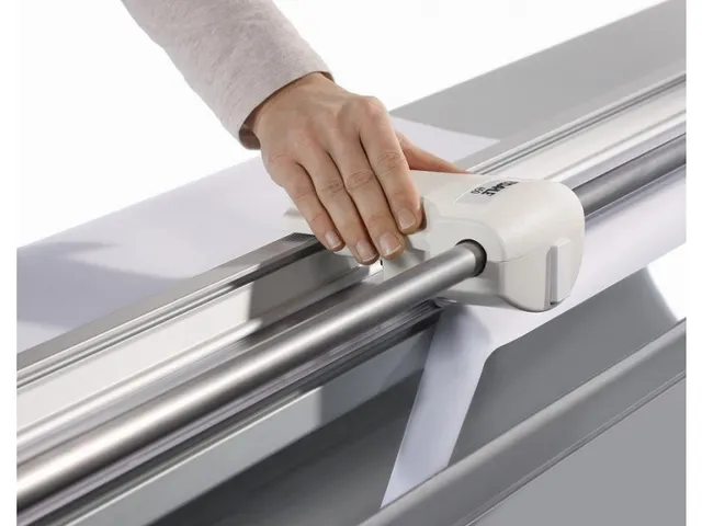 Rogneuse professionnelle Dahle 450 A0 150cm avec châssis