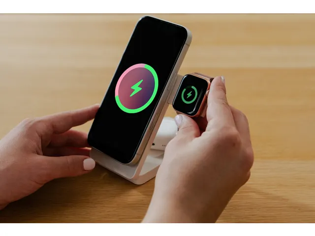 32296 VERBATIM Qi2 3in1 Powerbank