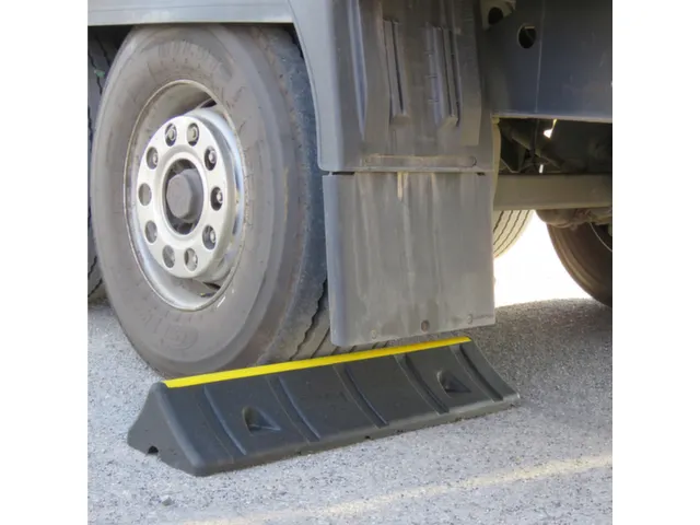 parkeerstop,B 1000mm,recyclebaar rubber,zwart/geel,1kabelkanaal