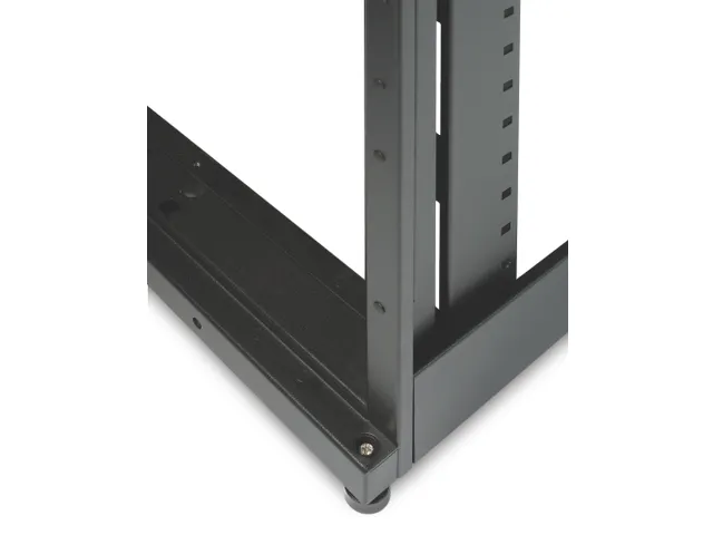 APC AR3100 NetShelter SX 42U 600mm(b) x 1070mm(d) 19 inch IT rack, beh