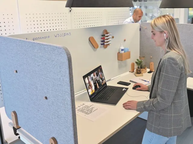 Elements Bureauscherm akoestisch 60x80cm Licht Grijs Houders