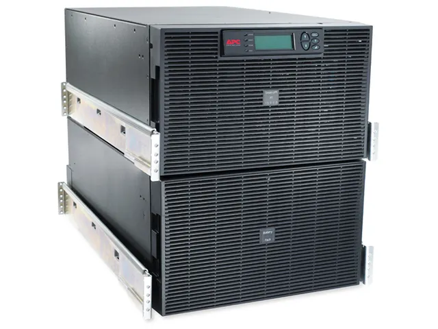 Smart-UPS RT 15kVA RM 230V