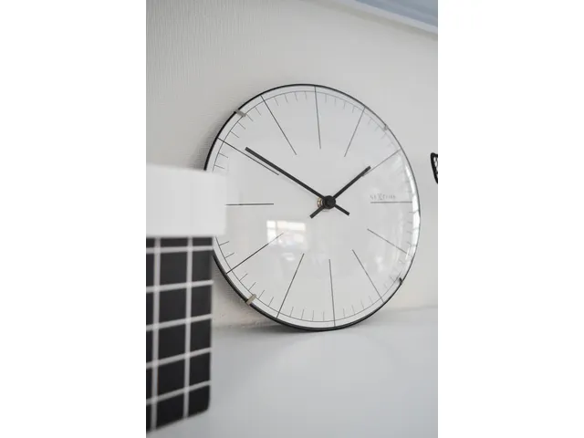Wandklok NeXtime Big Stripe Ø20cm glas wit streepaanduiding