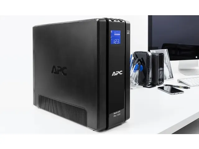 APC Back-UPS Pro, Interactivité de ligne, 1,5 kVA, 865 W, Sinus, 156
