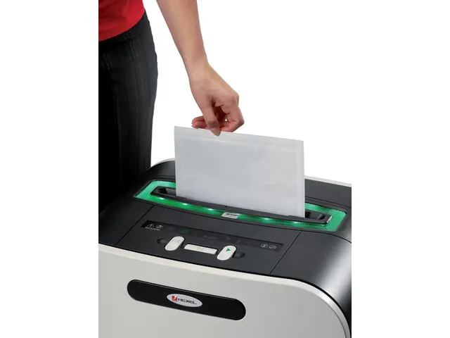 Olie voor papiervernietiger sheet Rexel 20vel