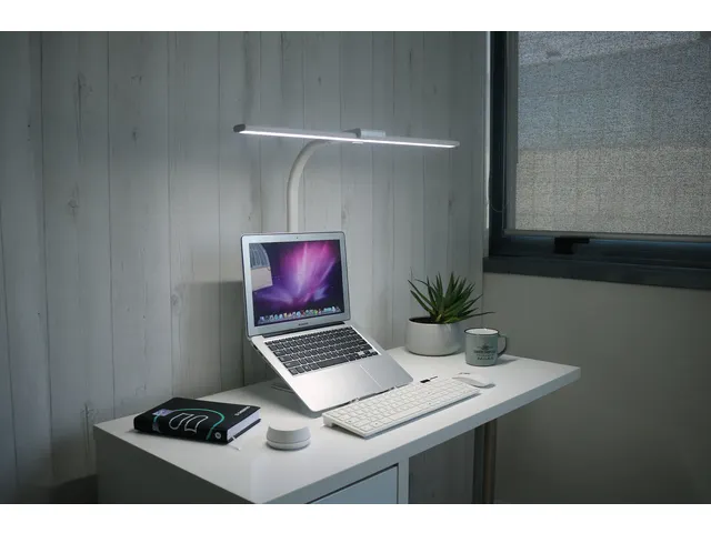 Bureaulamp Unilux Strata base led wit