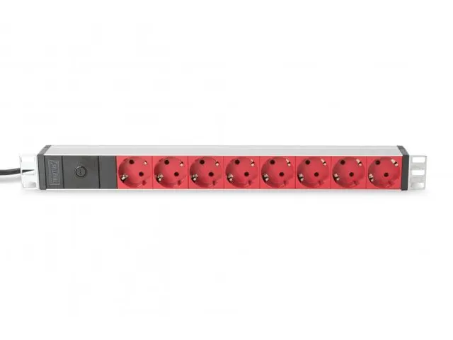 1U aluminium PDU kastmontage 8x rode CEE 7/7 10A stekker 250VAC 50/60H