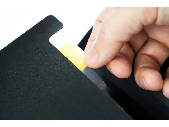 Documentenmap Kangaro A4, 13 vaks, zwart, elastieke sluiting