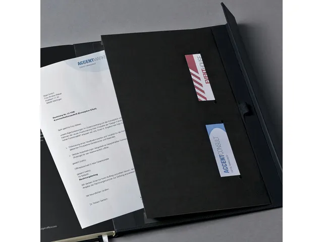 notitieboek Conceptum Pure hardcover magneetsluiting A4+ zwart ruit