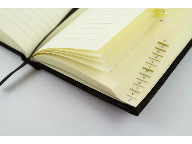 Carnet alphabet Kangaro A5 A-Z couverture rigide en lin noir, 208 page