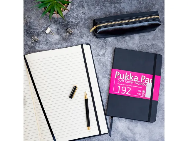 Carnet de notes Pukka Pad B5 ligné noir