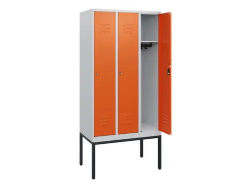 locker,HxBxD 1950x900x500mm,3vak,vak B 300mm,cil.-slot,voetonderstel