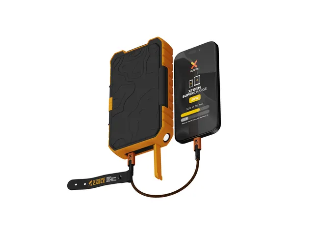 Powerbank Xtorm Solar rugged 10.000 incl. zaklamp en kickstand
