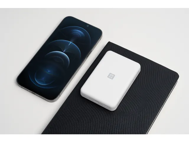 XtremeMac 5000mAh Magnetic Powerbank | Compact MagSafe Charger