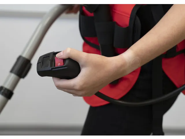 Rugstofzuiger RSV150 met kit AA30E