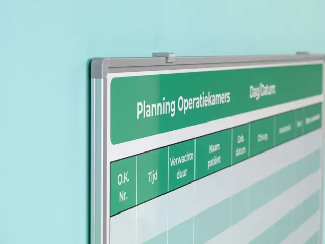 Whiteboard bedrukt eigen ontwerp 45x60cm Softline 8mm alu-profiel